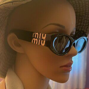 Miu Miu Black Retro-Inspired Sunglasses